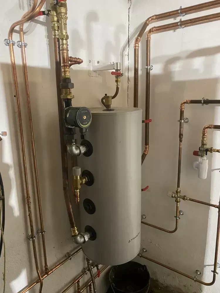 Installation d’une pompe à chaleur Samsung à Tréméven _ LCS Le Corre Chauffage Sanitaire (2)