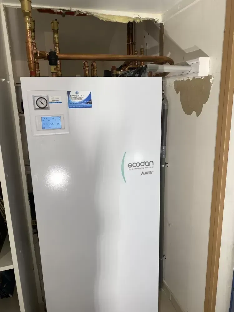 Remplacement d'une Pompe à chaleur Mitsubishi à Treveneuc _ LCS Le Corre Chauffage Sanitaire (6)