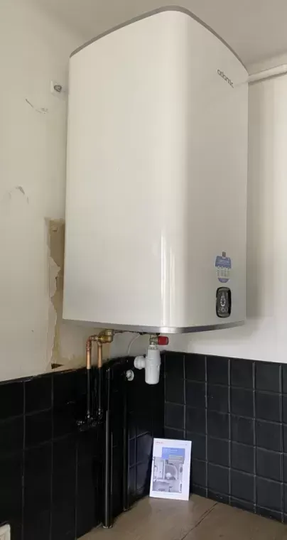 Remplacement d’un chauffe eau gaz par un chauffe eau électrique à Binic  _ LCS Le Corre Chauffage Sanita (1)